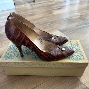 Vintage Brown Alligator Pumps 1973